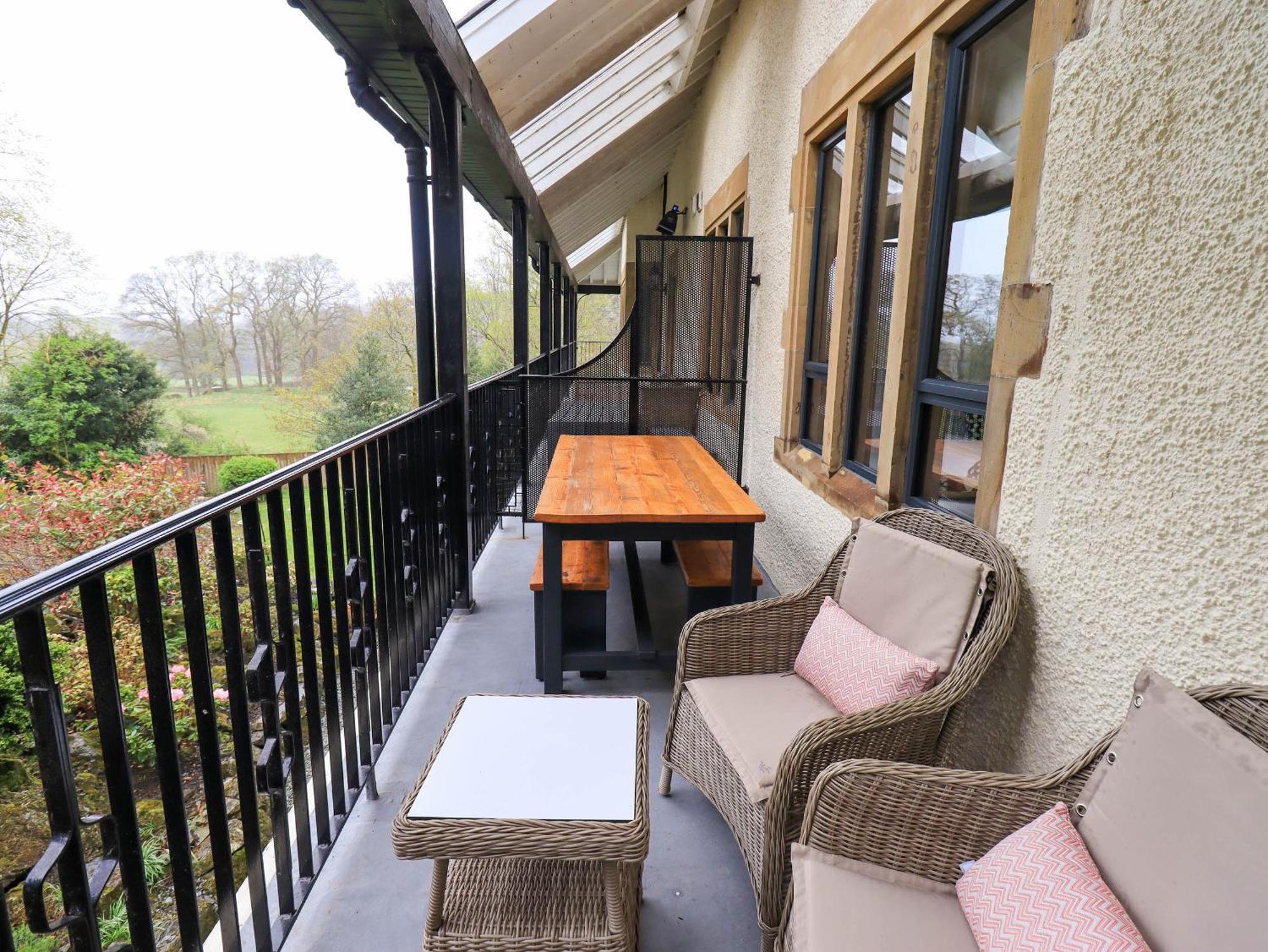 Deer Wood At Applethwaite Hall Windermere Exterior photo